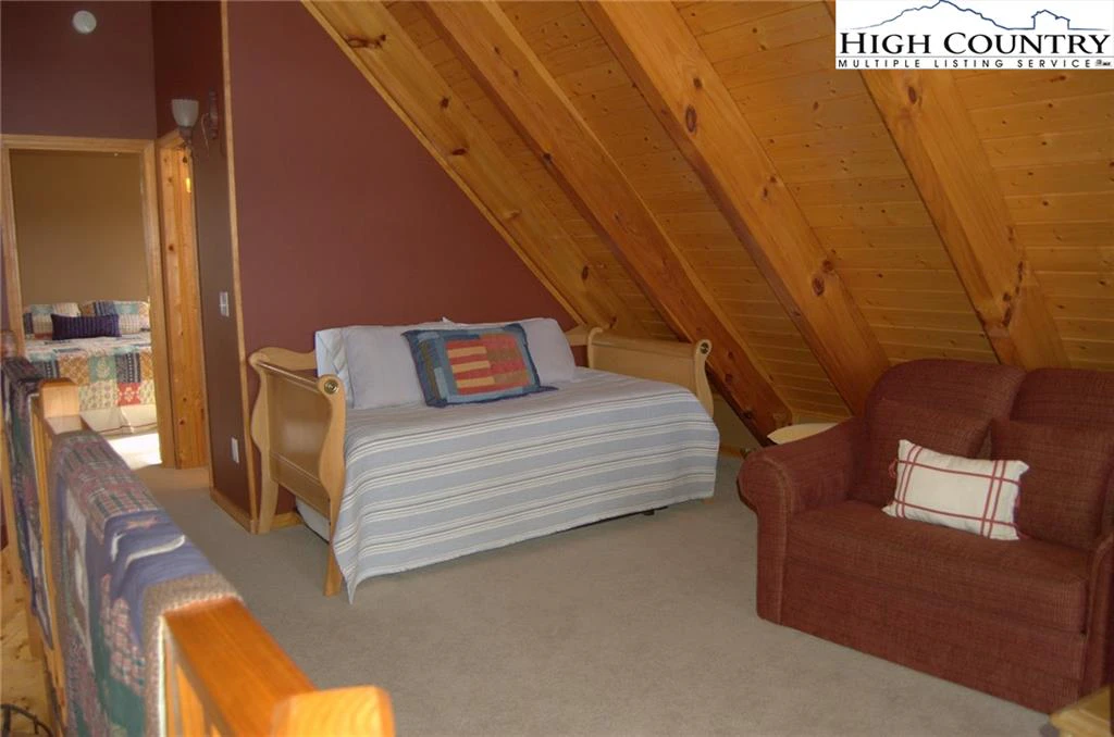Image number 7 for the current listing