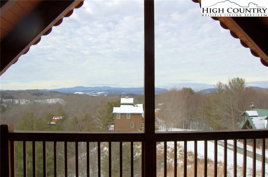 Image number 4 for the current listing