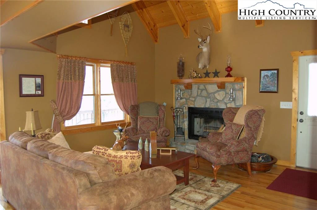 Image number 22 for the current listing