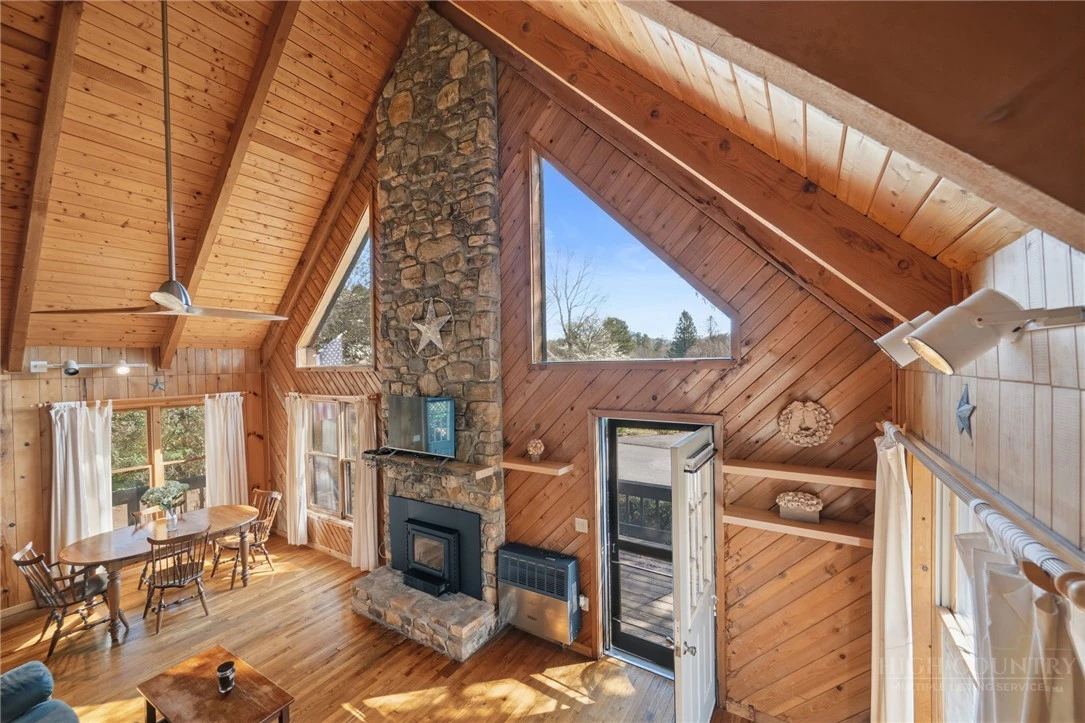 Image number 20 for the current listing