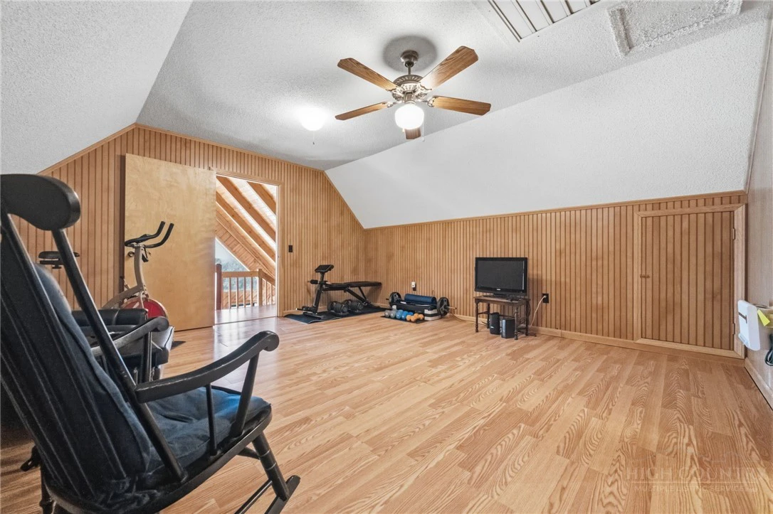 Image number 18 for the current listing