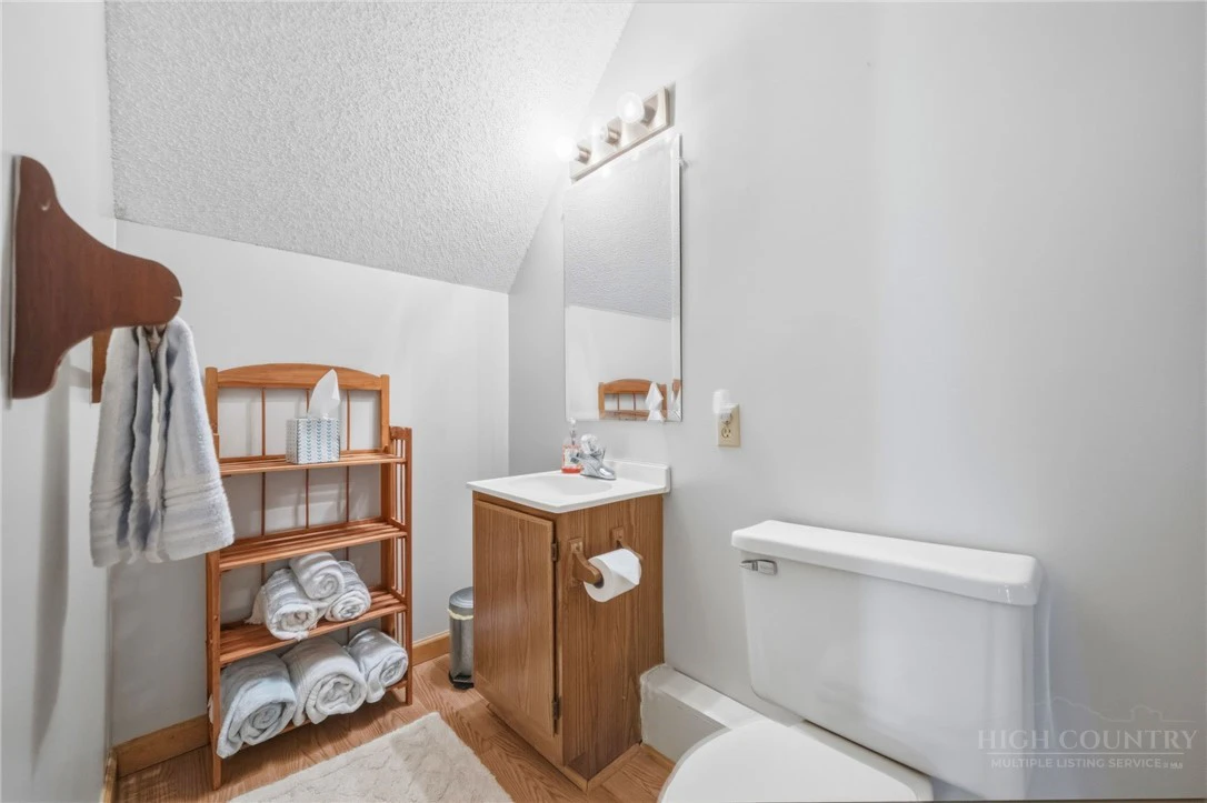 Image number 4 for the current listing