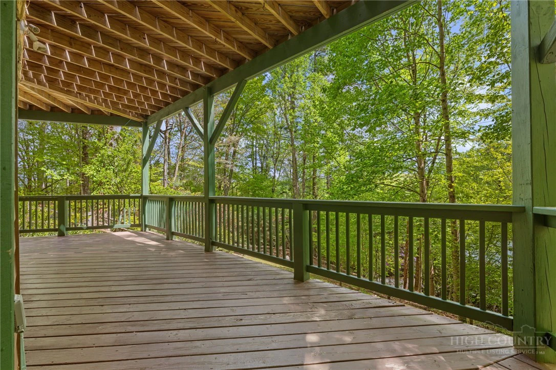 Image number 13 for the current listing