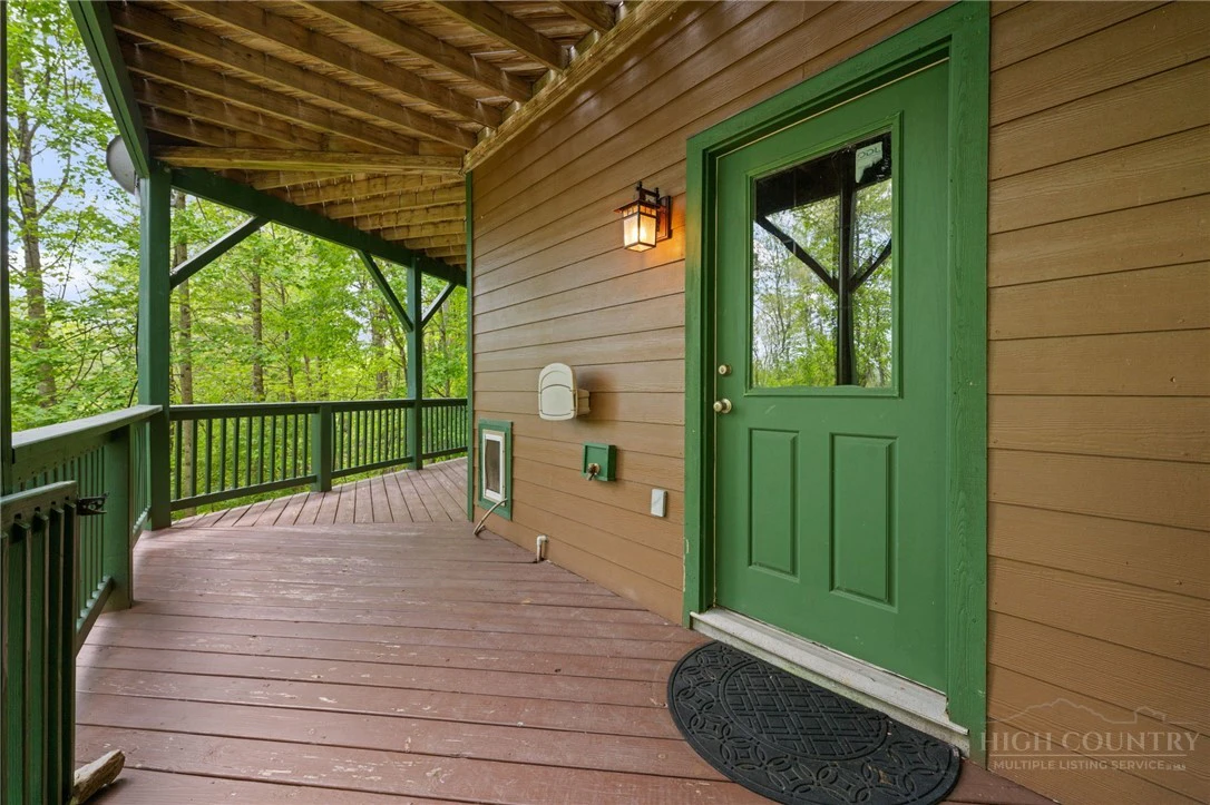 Image number 11 for the current listing