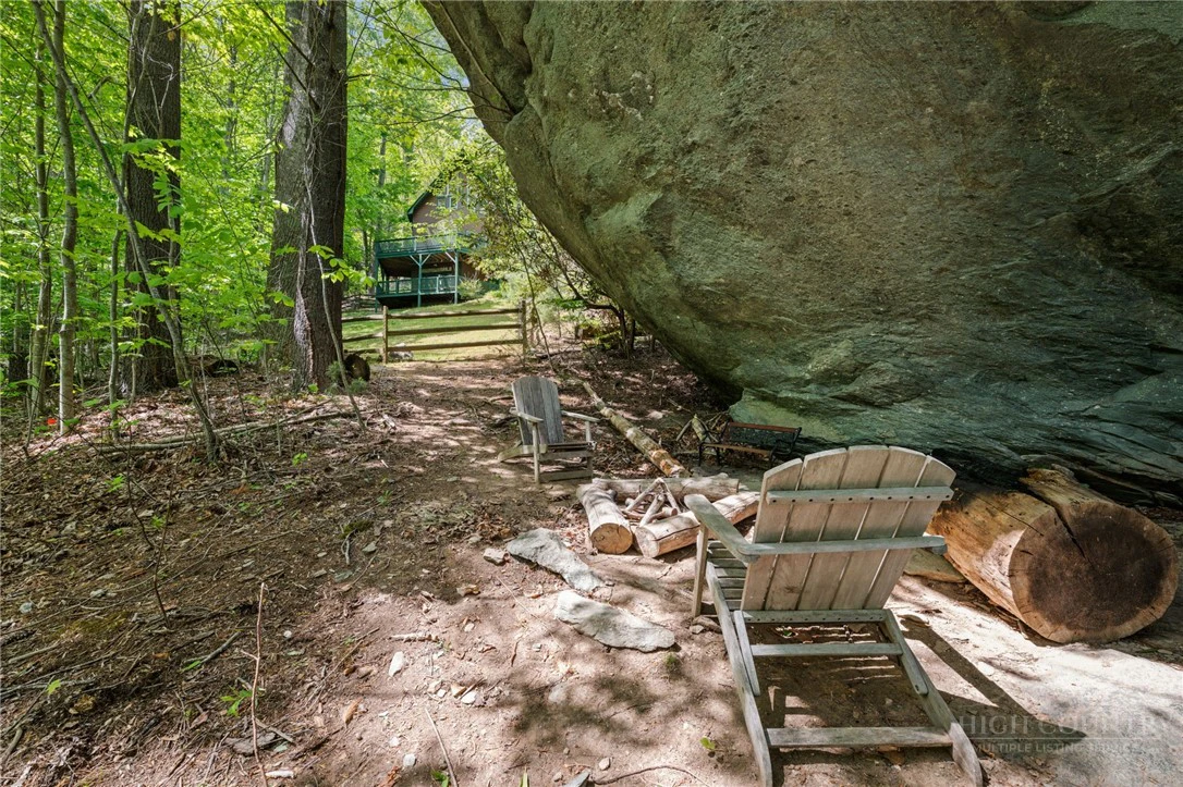Image number 18 for the current listing
