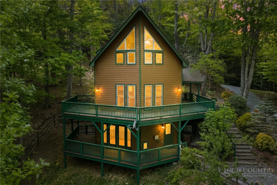 Image number 1 for the current listing
