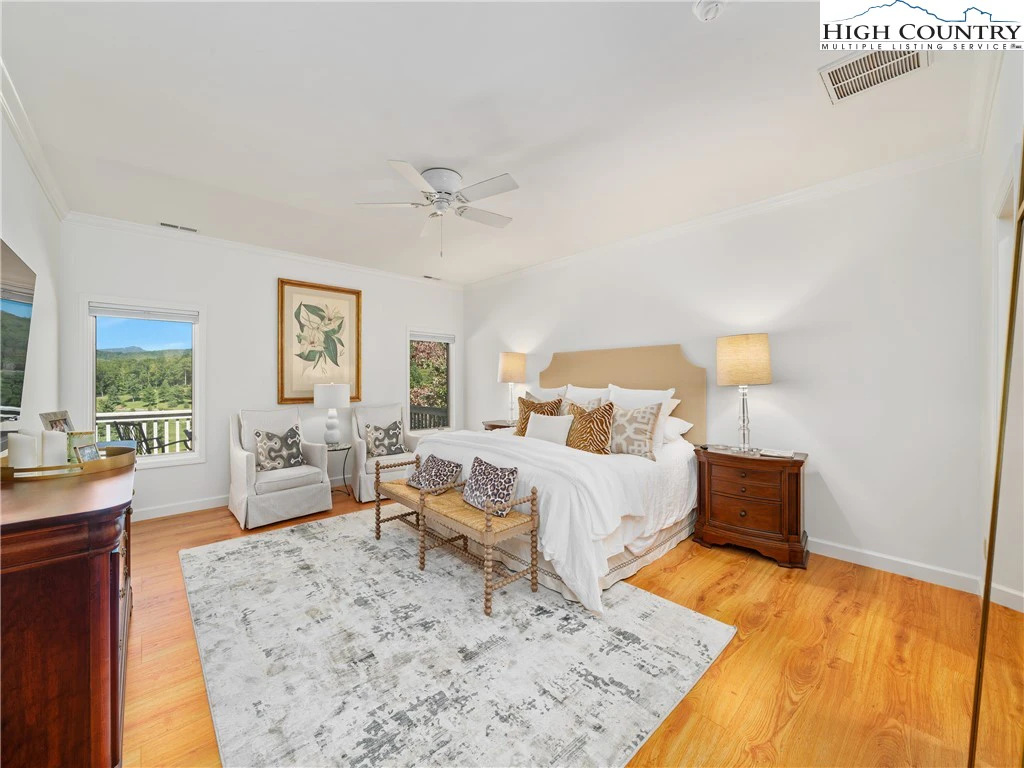 Image number 20 for the current listing