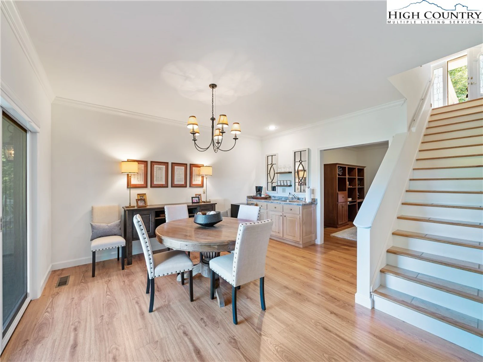Image number 15 for the current listing