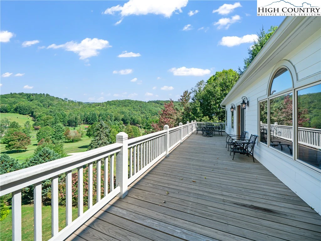 Image number 11 for the current listing