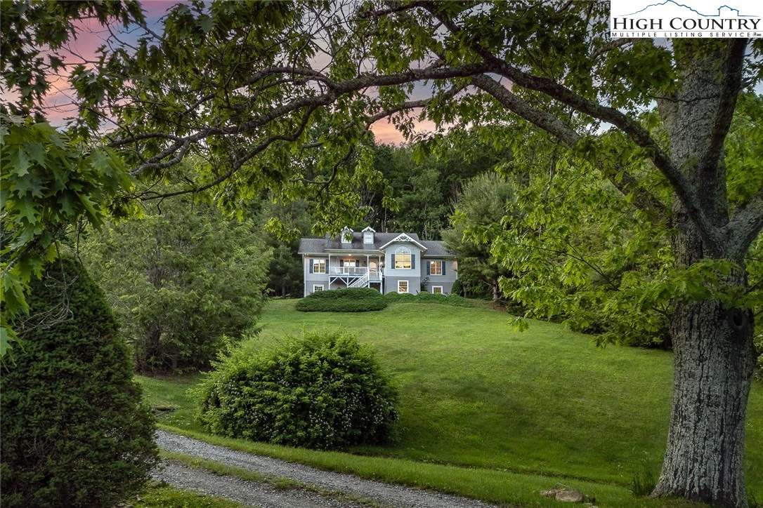 Image number 1 for the current listing
