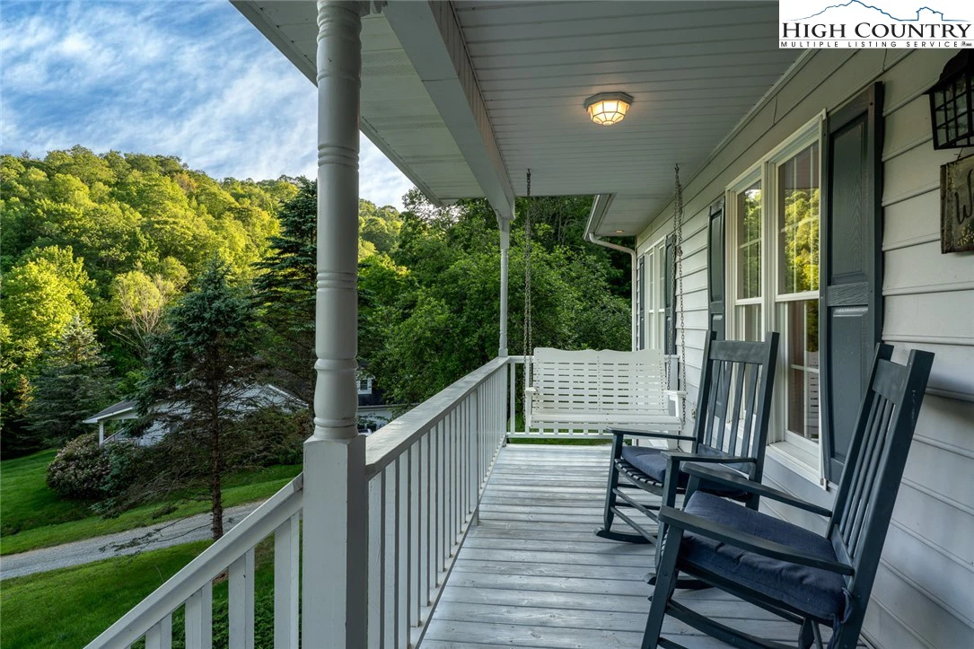 Image number 8 for the current listing