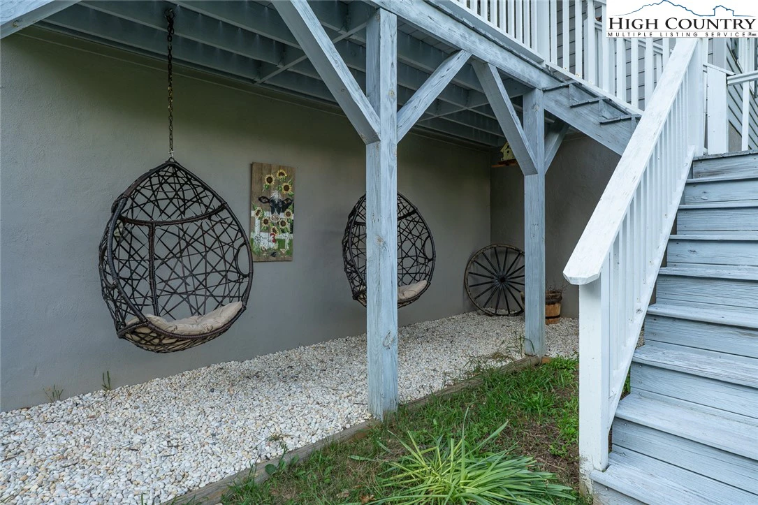 Image number 9 for the current listing