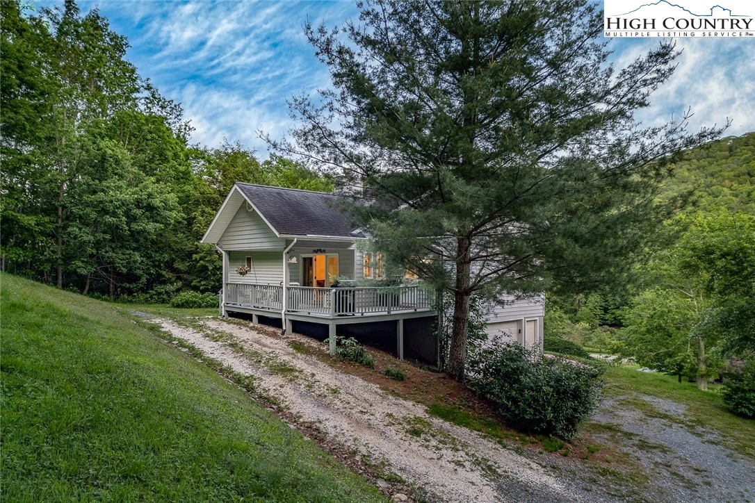 Image number 2 for the current listing