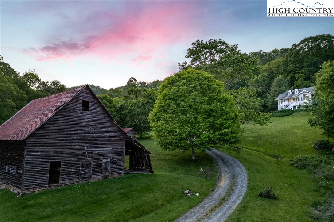 Image number 13 for the current listing