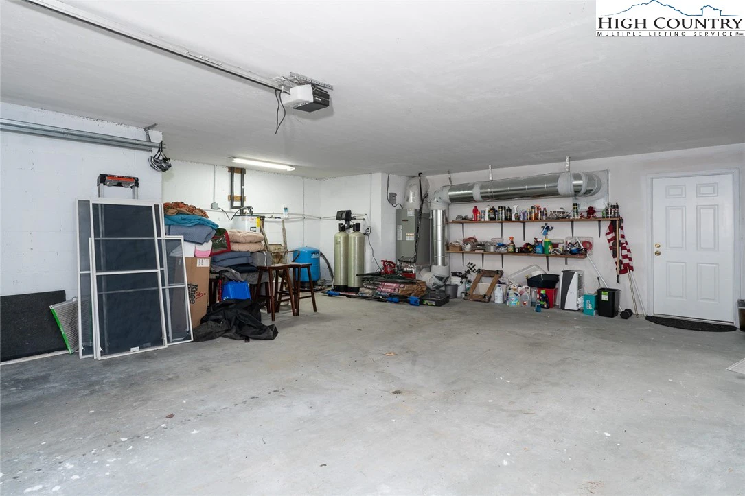 Image number 16 for the current listing
