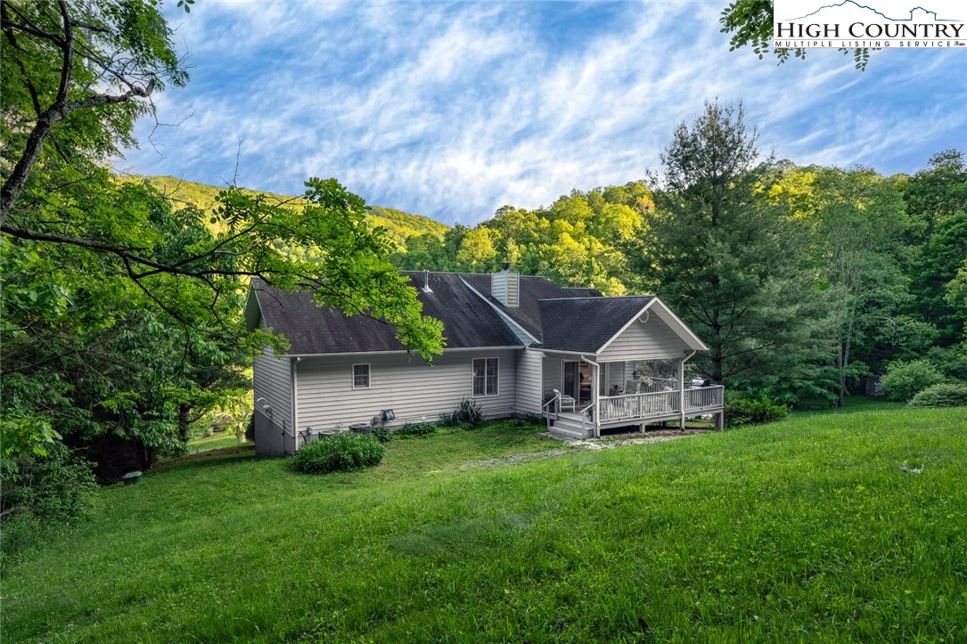 Image number 17 for the current listing