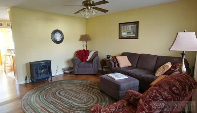 Image number 7 for the current listing
