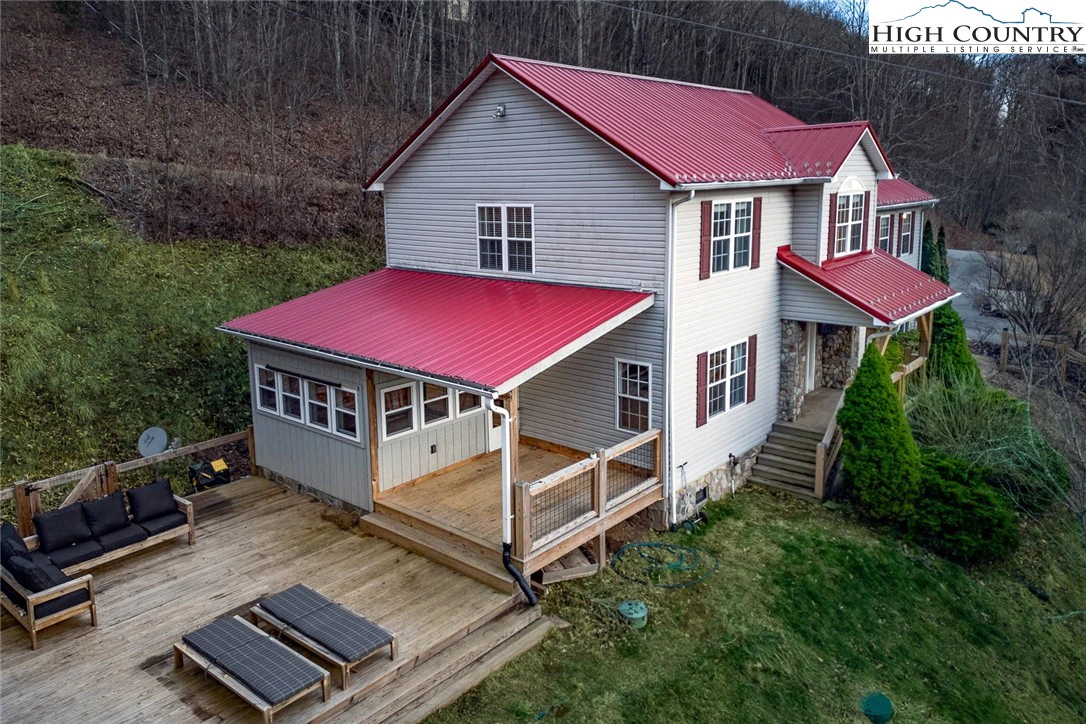 Image number 17 for the current listing