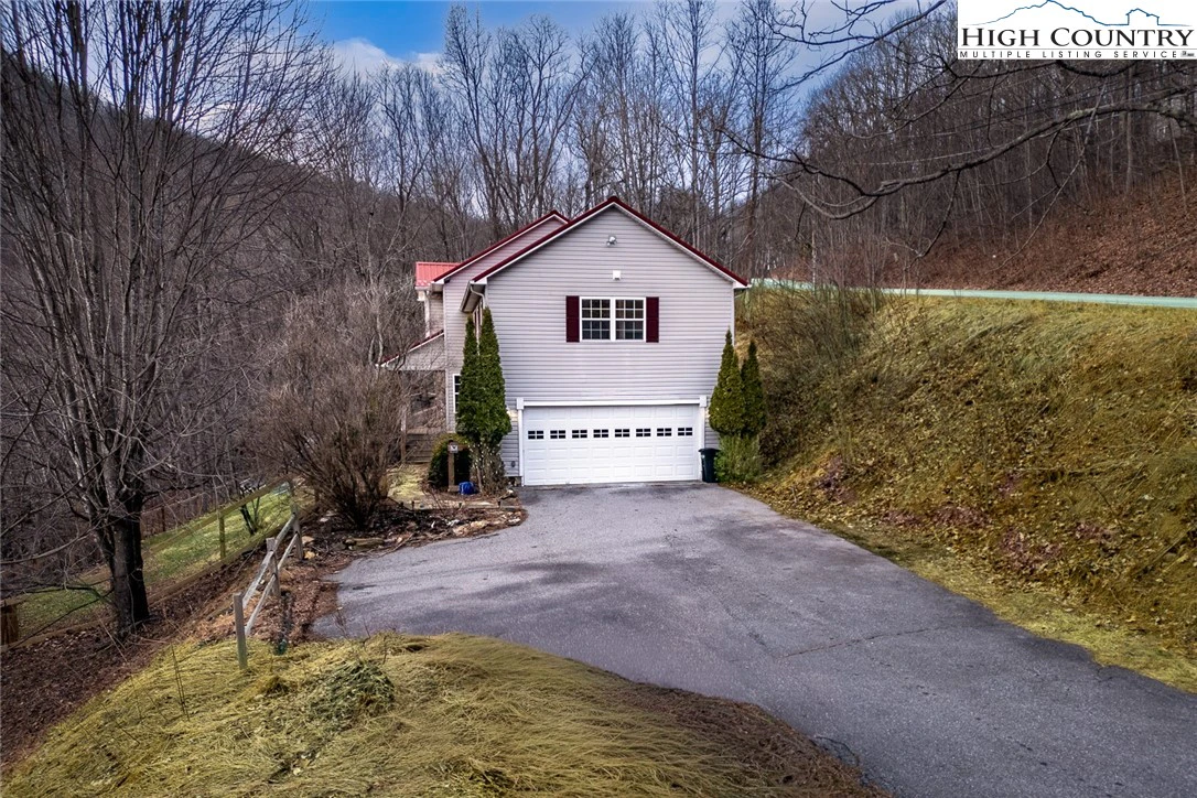 Image number 19 for the current listing
