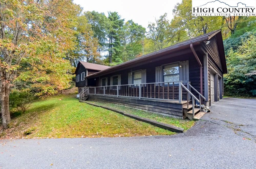 Image number 3 for the current listing