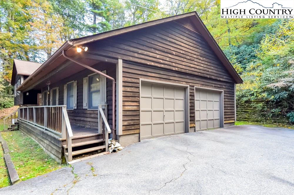Image number 16 for the current listing