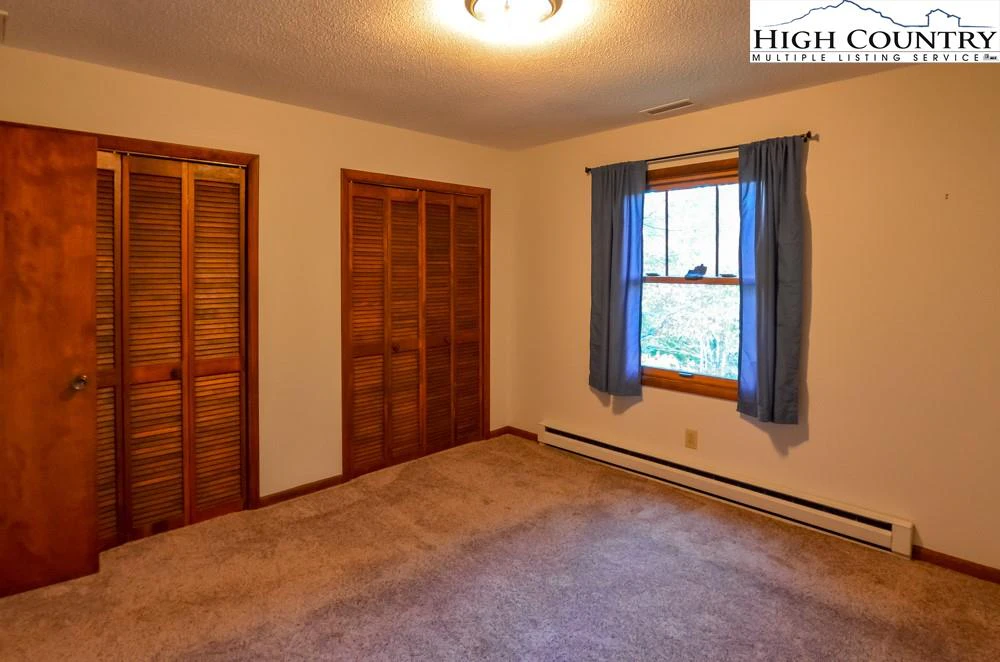 Image number 10 for the current listing