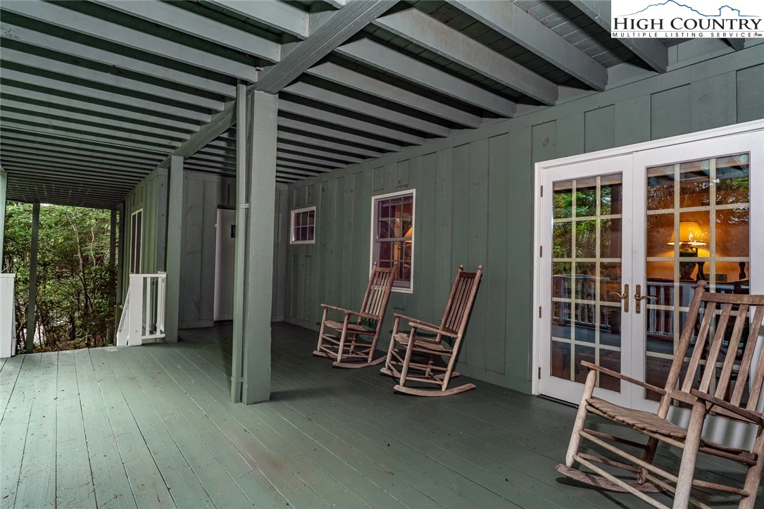Image number 2 for the current listing
