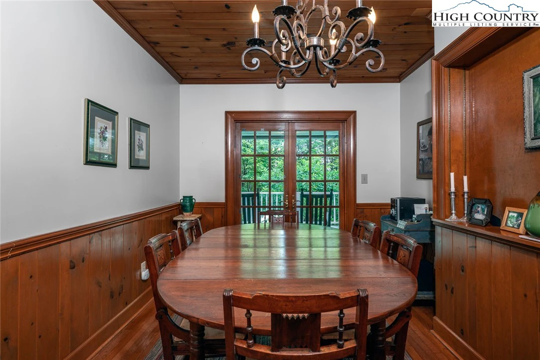 Image number 7 for the current listing