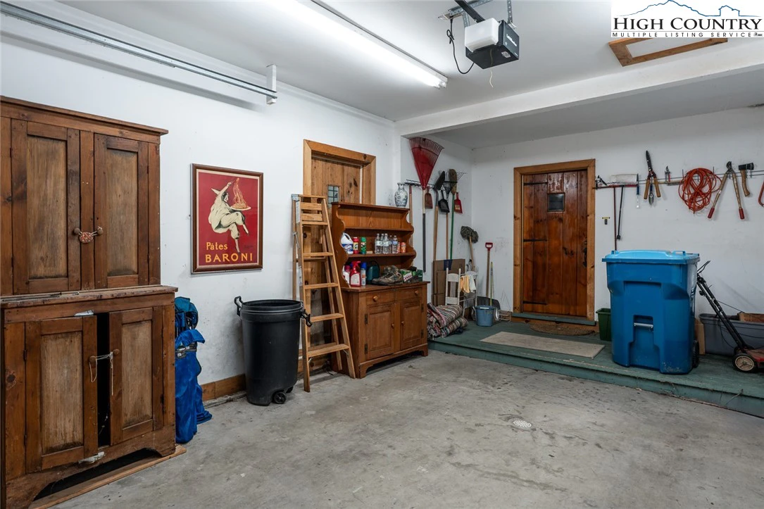 Image number 8 for the current listing