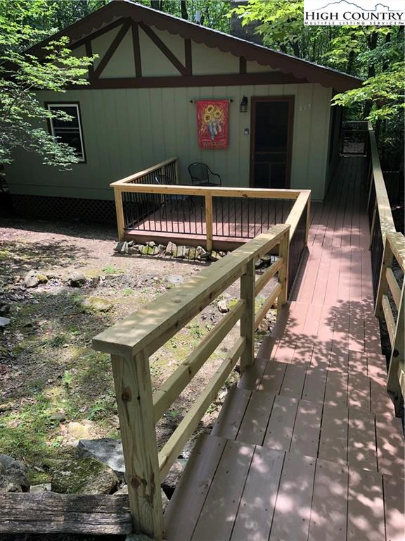 Image number 1 for the current listing