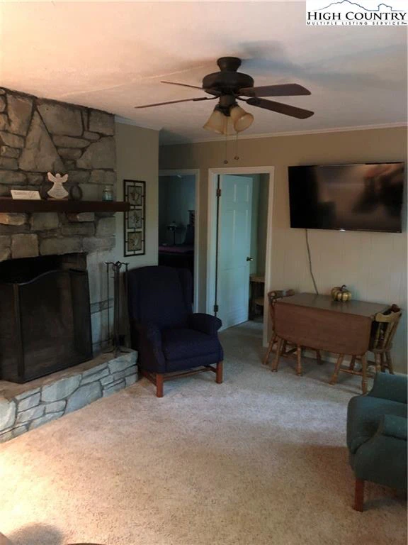 Image number 9 for the current listing