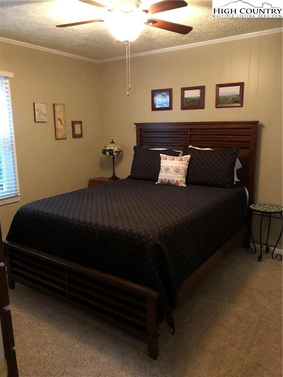 Image number 5 for the current listing