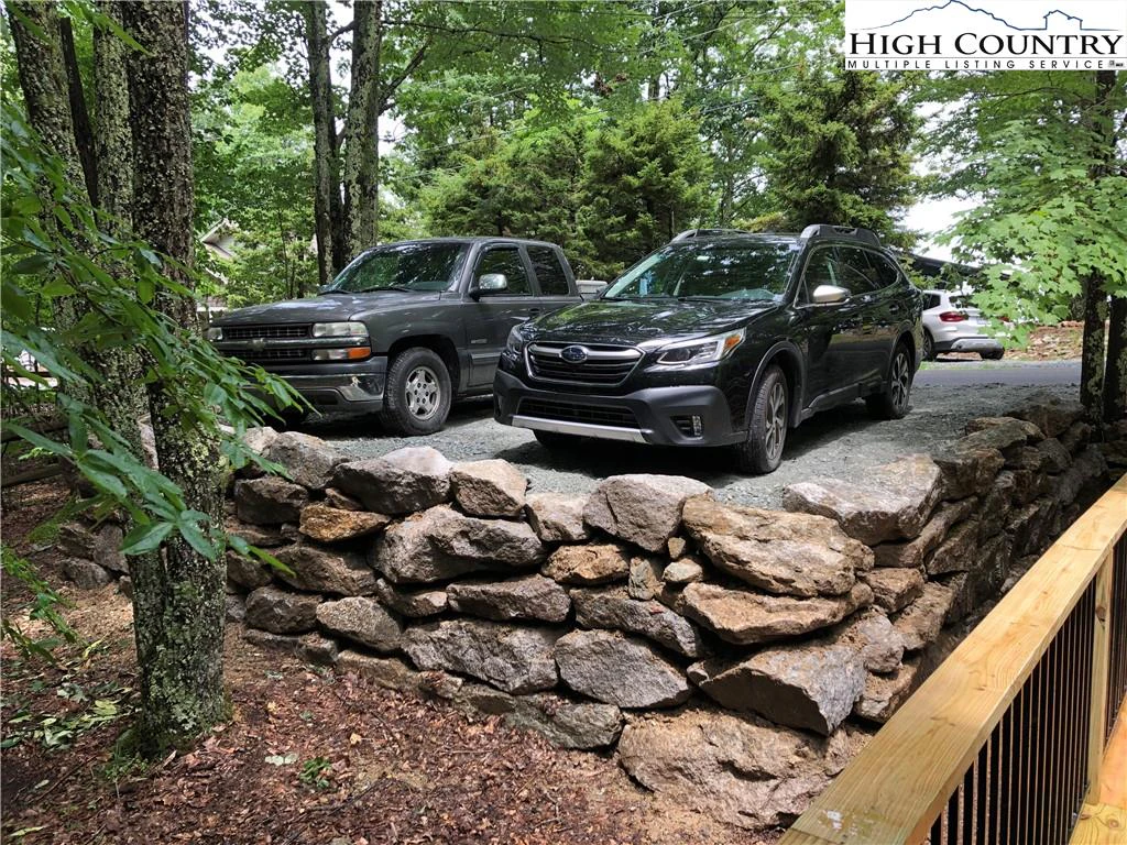 Image number 19 for the current listing