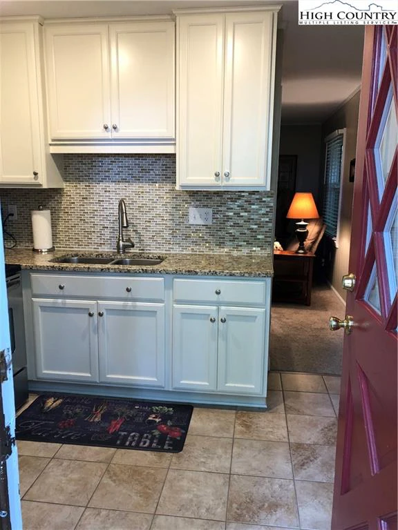 Image number 12 for the current listing