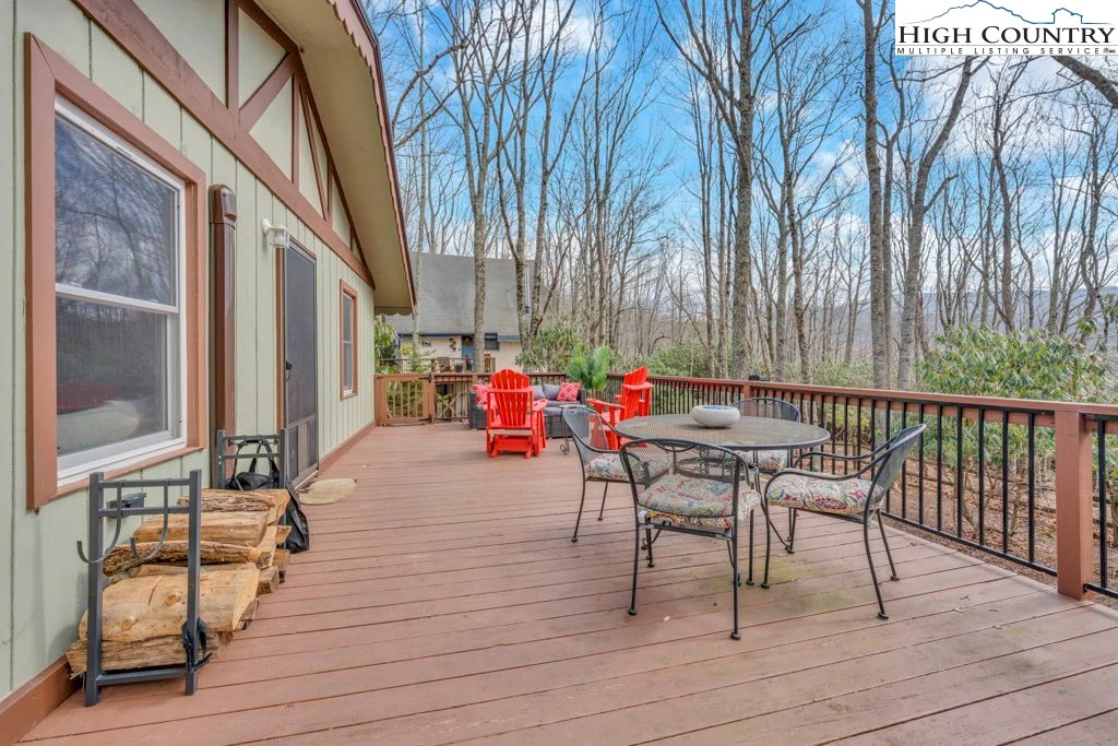Image number 11 for the current listing