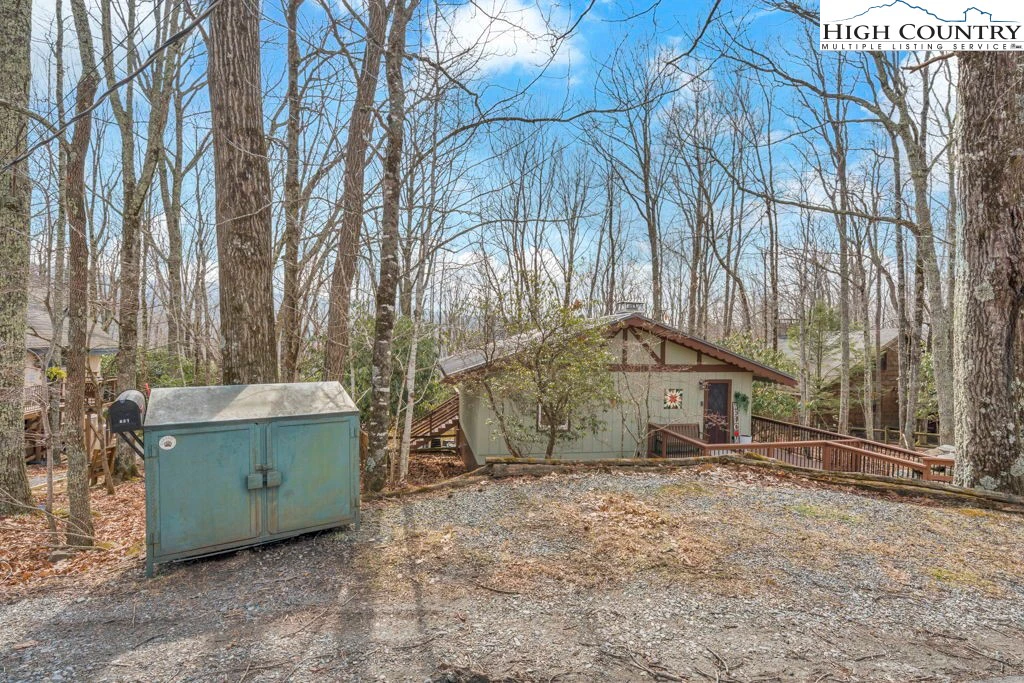 Image number 4 for the current listing