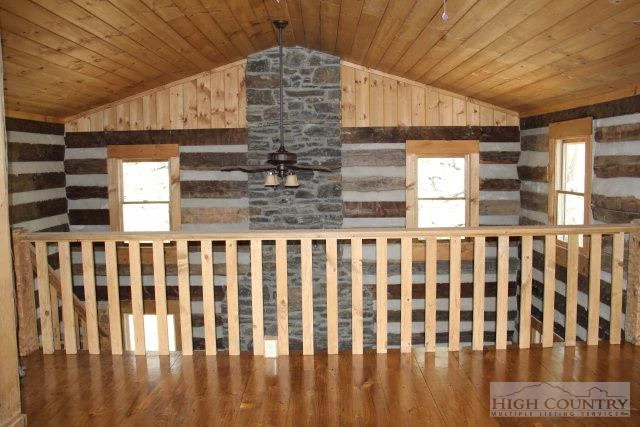 Image number 6 for the current listing