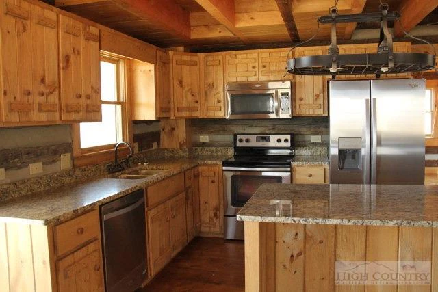 Image number 8 for the current listing