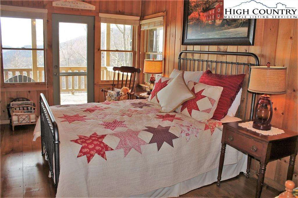 Image number 16 for the current listing