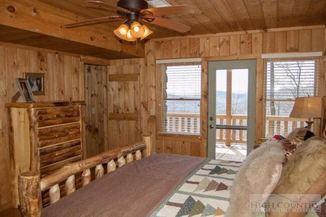 Image number 2 for the current listing