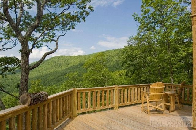 Image number 9 for the current listing