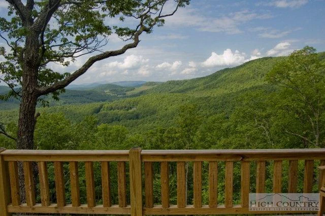 Image number 8 for the current listing