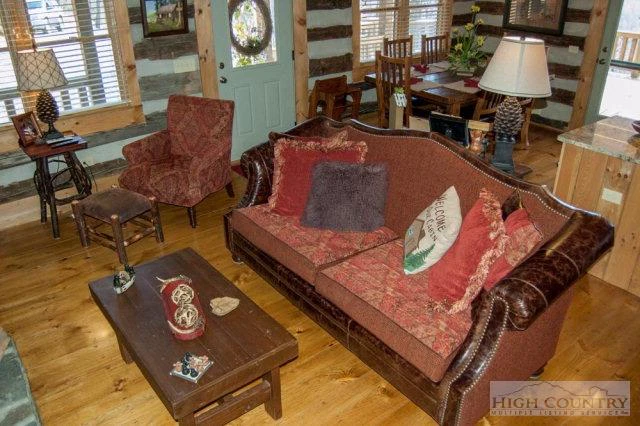 Image number 3 for the current listing