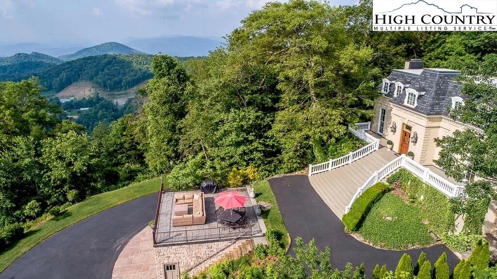 Image number 1 for the current listing
