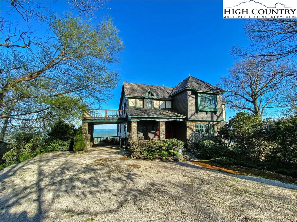 Image number 1 for the current listing