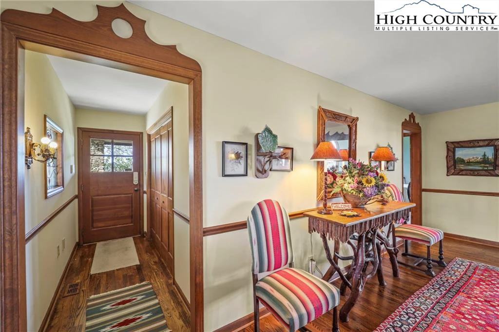 Image number 12 for the current listing
