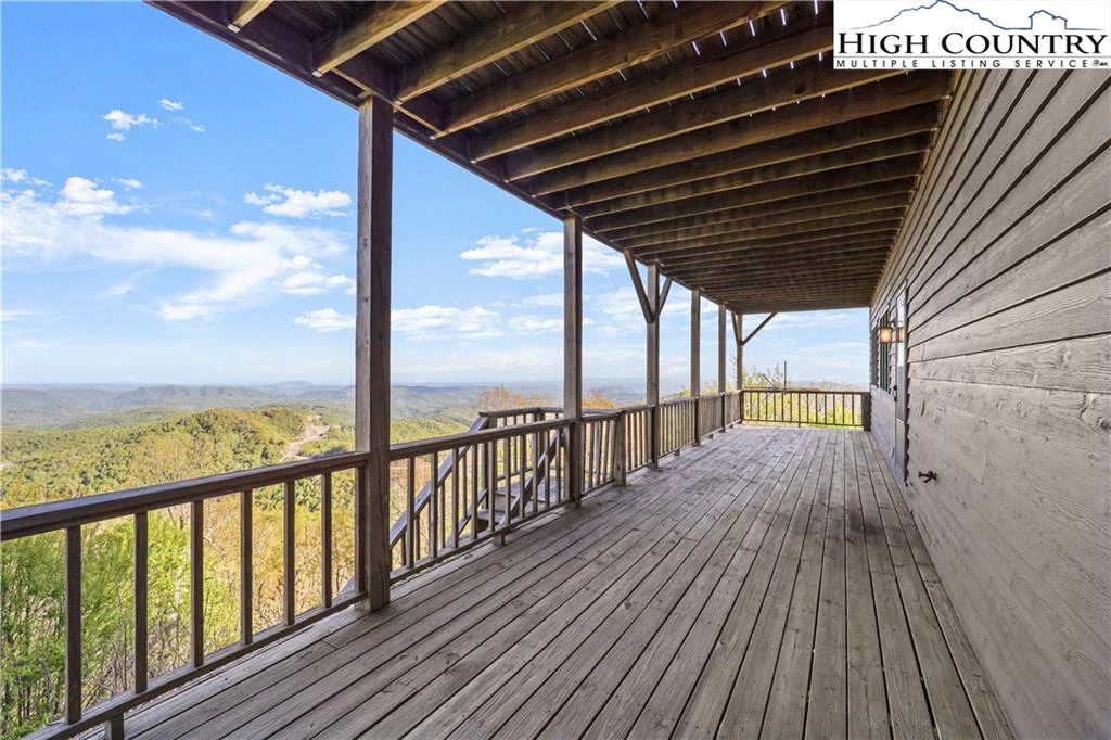 Image number 15 for the current listing