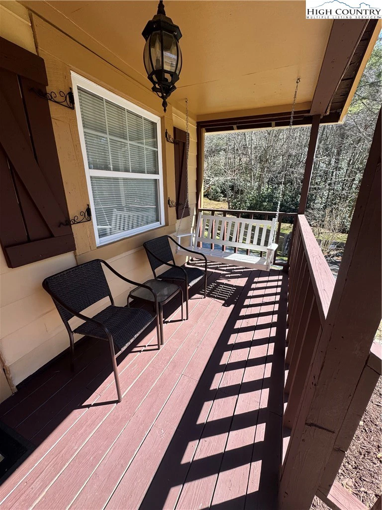 Image number 15 for the current listing