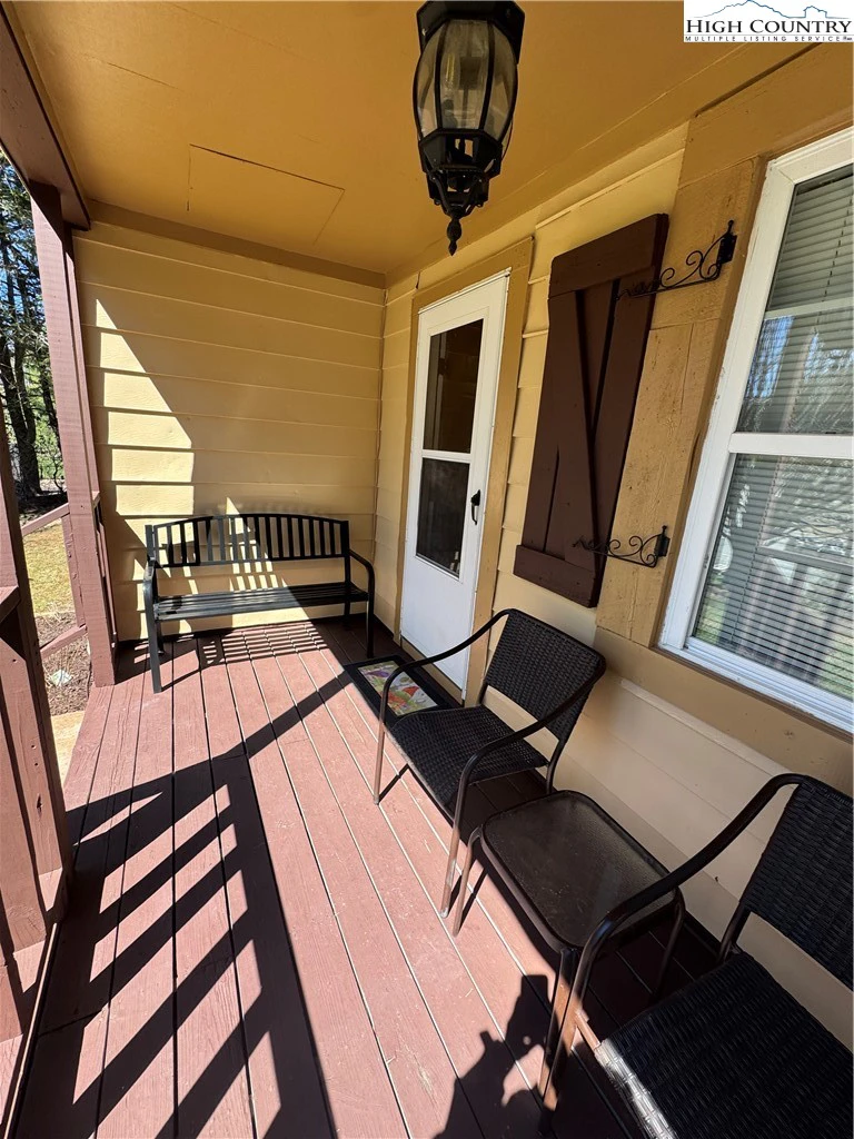 Image number 14 for the current listing