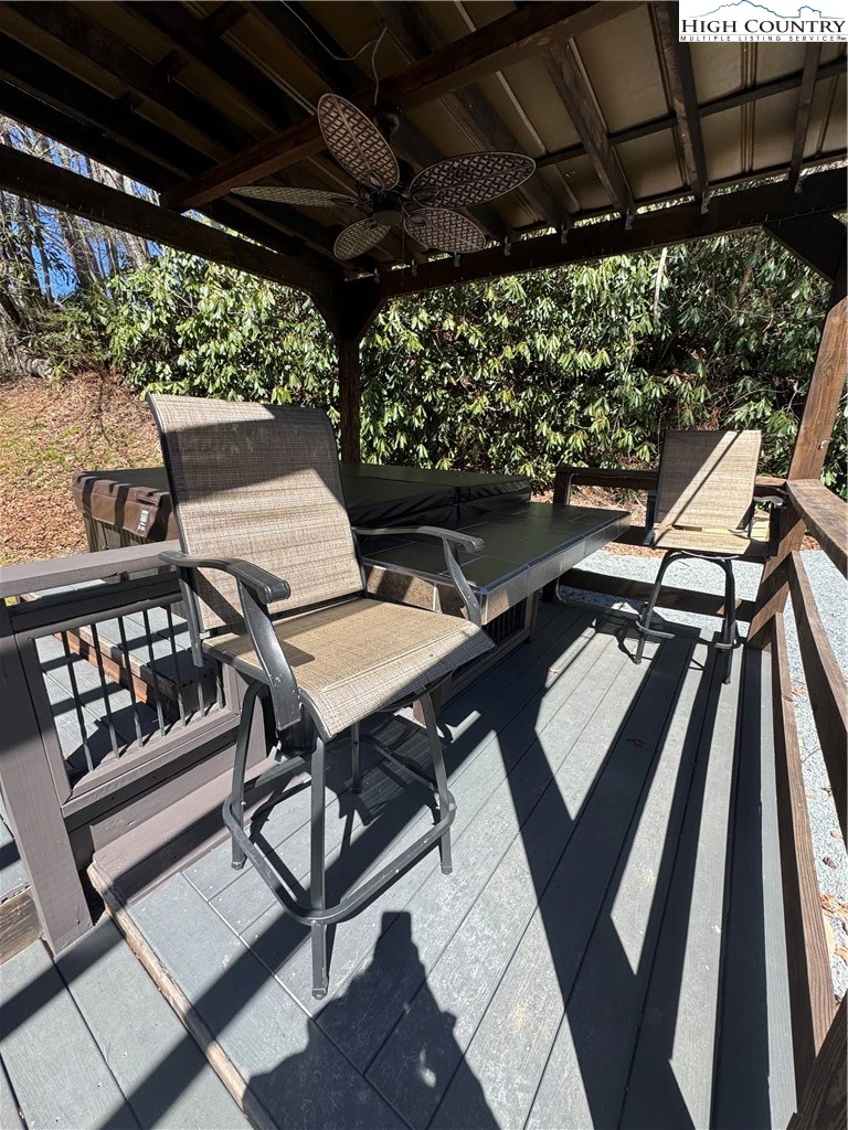 Image number 11 for the current listing